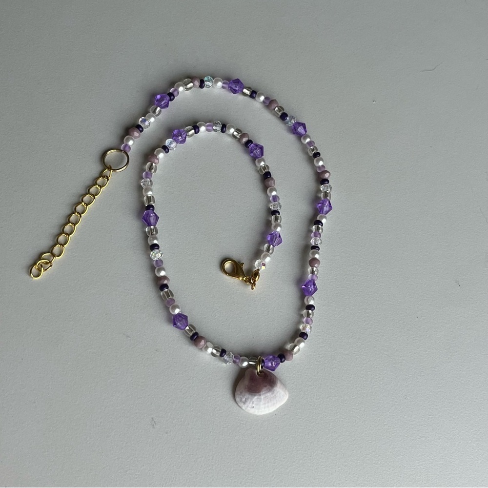 Handmade purple and white beaded necklace with real shell gold - Picture 8 of 9